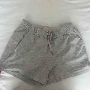 Lulu white/grey striped shorts